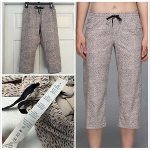 Lululemon Step Lively Crop Pants Size 4 Dottie Dash Grain Print